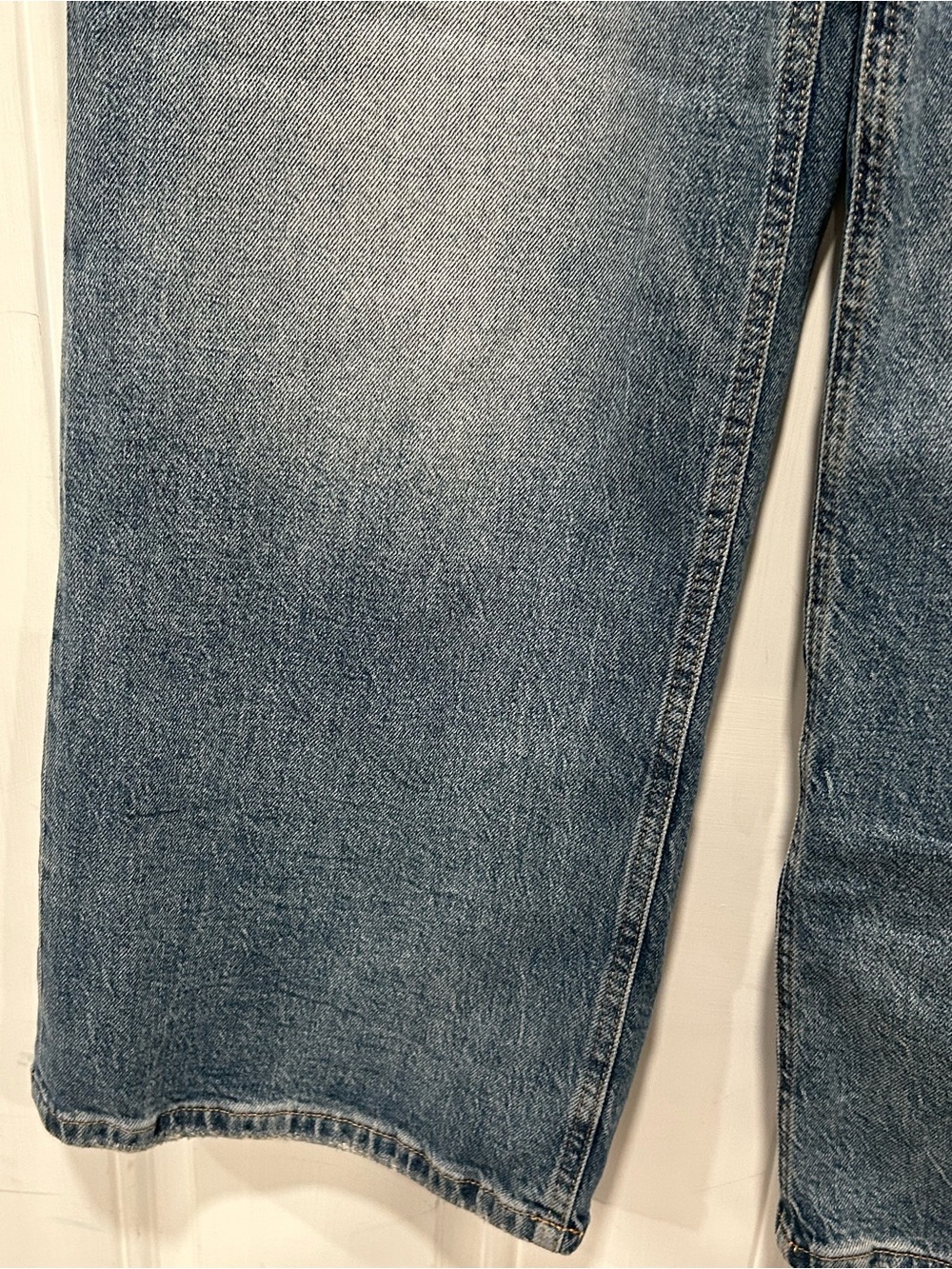 Good American Good Ease Relaxed Wide Leg Jeans Mid Rise Medium Wash Petite 6/28 - Picture 3 of 13